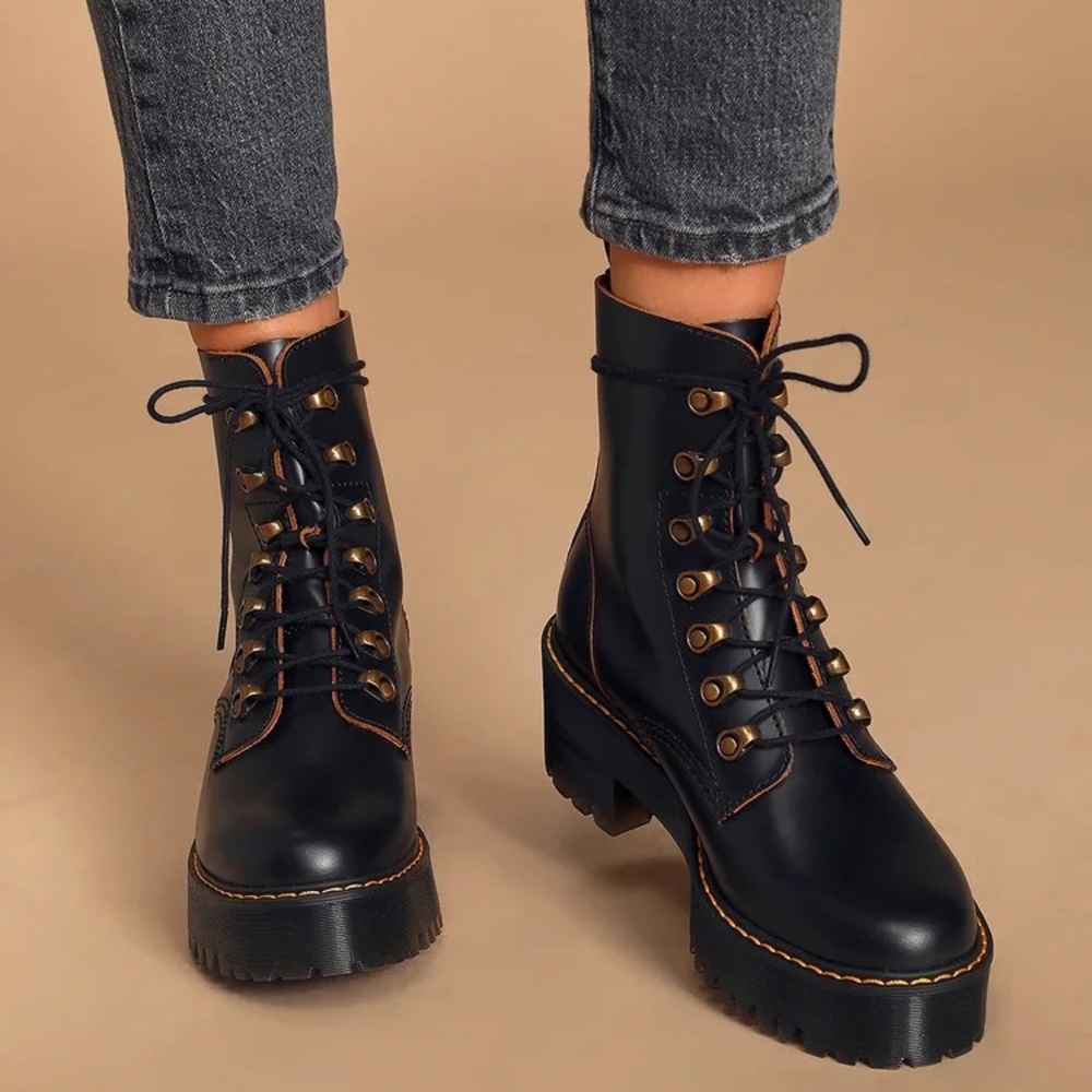 Dr. Martens Leona